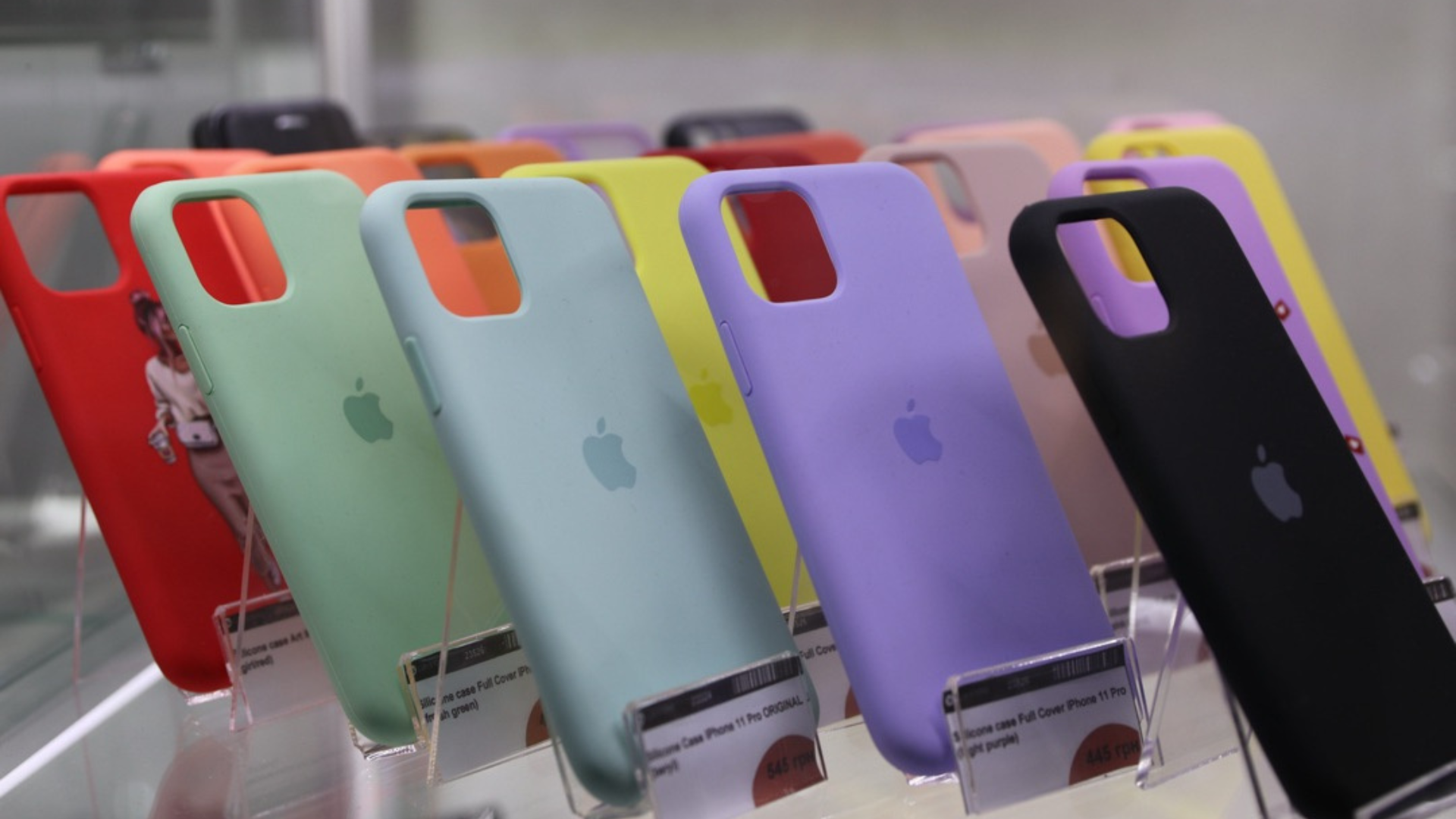 LUX STORE | Острів мобільних аксесуарів 2 поверх