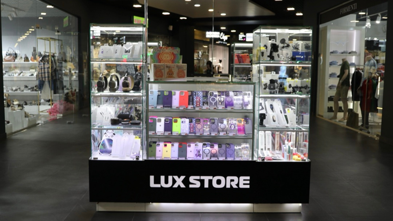 LUX STORE | Острів мобільних аксесуарів 2 поверх